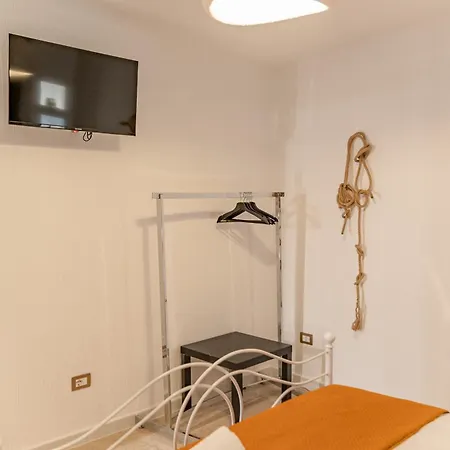 Apartment Dimora Margo - Historic Elegant Escape Mola di Bari