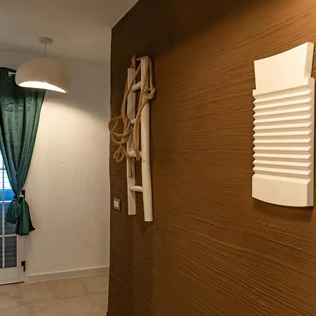 Dimora Margo - Historic Elegant Escape Apartment *