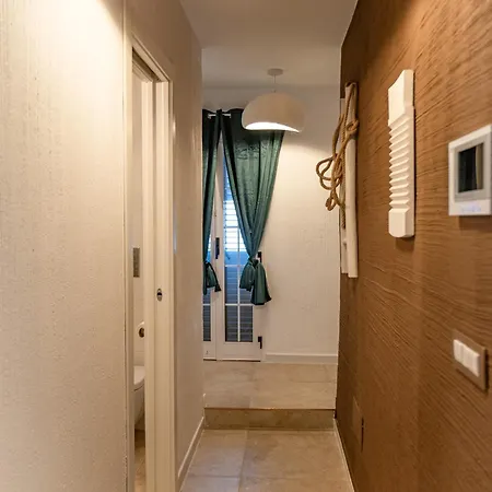 Apartment Dimora Margo - Historic Elegant Escape *