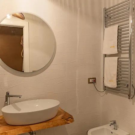 Apartment Dimora Margo - Historic Elegant Escape *