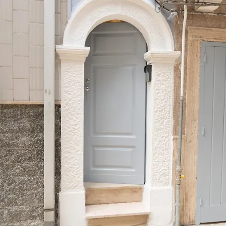 Apartment Dimora Margo - Historic Elegant Escape Mola di Bari